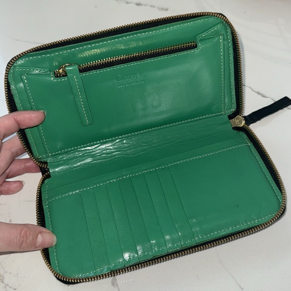 Clare V wallet 🖤 - Picture 4 of 7